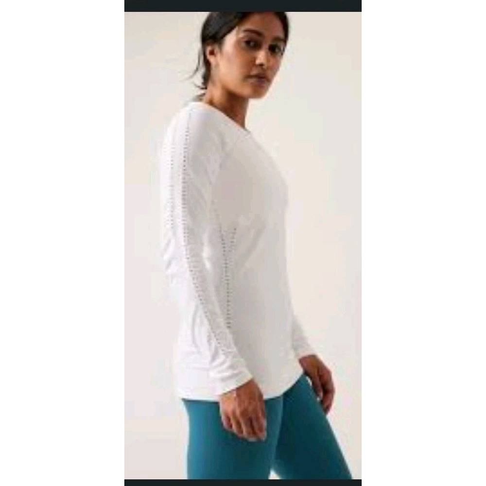 Athleta Momentum Long Sleeve White Mesh Workout Top Medium S/211280002